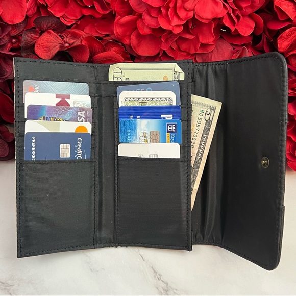 Supernatural Black Pentagram Bifold Wallet - Picture 7 of 13